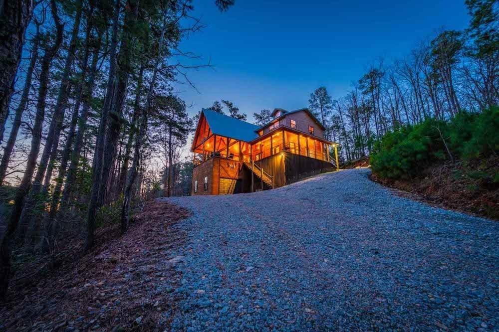 Mountain Fork Lodge Free Wifi ブロークン・ボウ エクステリア 写真